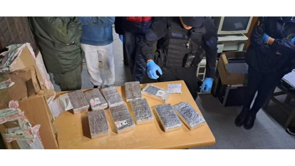 Desaparecieron 15 ladrillos de cocaína de un depósito de Gendarmería: el plan para que nadie lo note