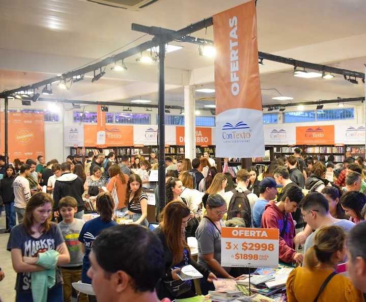 Continua la 15º Feria Iberoamericana del libro, con descuentos del 50%