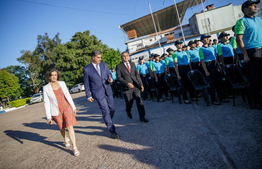 El gobierno amplia y convoca para ingresar a la fuerza policial | Capitanich se reune con quienes ya rindieron y no fueron incorporados