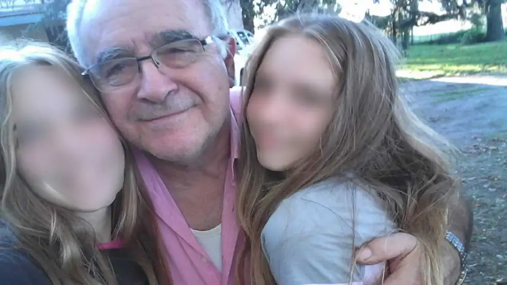 El padre de un fiscal fue encontrado atado y muerto dentro de su casa