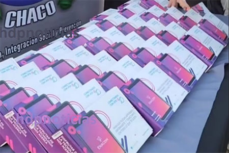 El gobierno realiza una nueva entrega de tablets en el Chaco