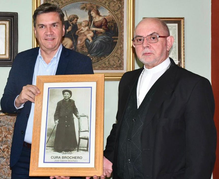 El gobernador electo Leandro Zdero, fue recibido por el Arzobispo Monseñor Dus: «La construcción es entre todos»