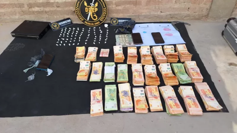 Sáenz Peña: Desbarantan centro de venta de drogas, secuestrando estupefacientes y más de 2 millones de pesos