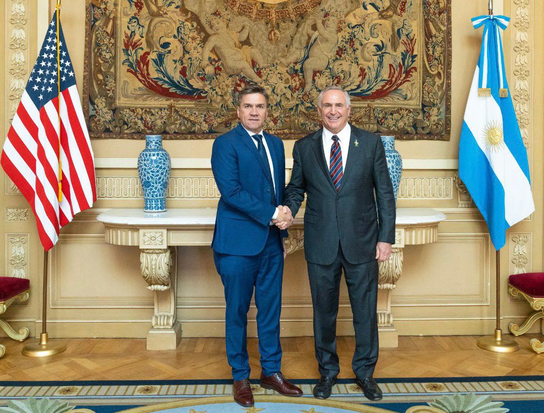 El Gobernador electo Leandro Zdero fue recibido por el Embajador de los Estados Unidos: «Espero empezar a trabajar pronto con Ud.»