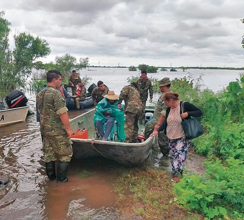 El Paraná continua subiendo y ya son más de 1600 las familias evacuadas