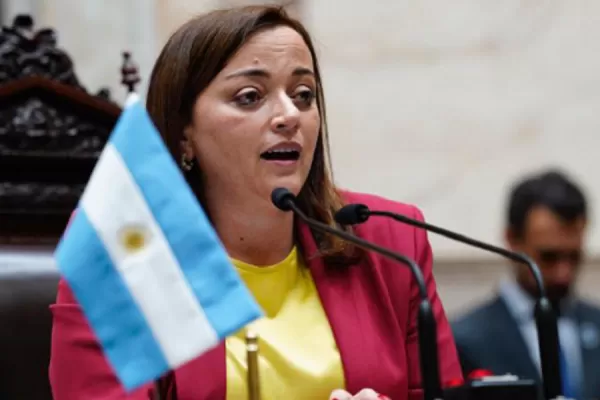 Cecilia Moreau, presidenta de la Cámara de Diputados, denunció que fue amenazada de muerte por seguidores de Milei