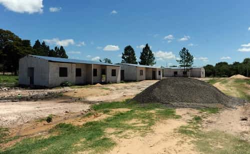 Nuevas autoridades del IPDUV informaron que la gestion anterior entregó 1.400 viviendas sin infraestructura básica para vivir