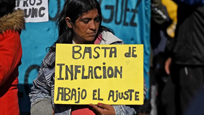 Argentina es oficialmente el país con la mayor inflación del mundo tras superar al Líbano