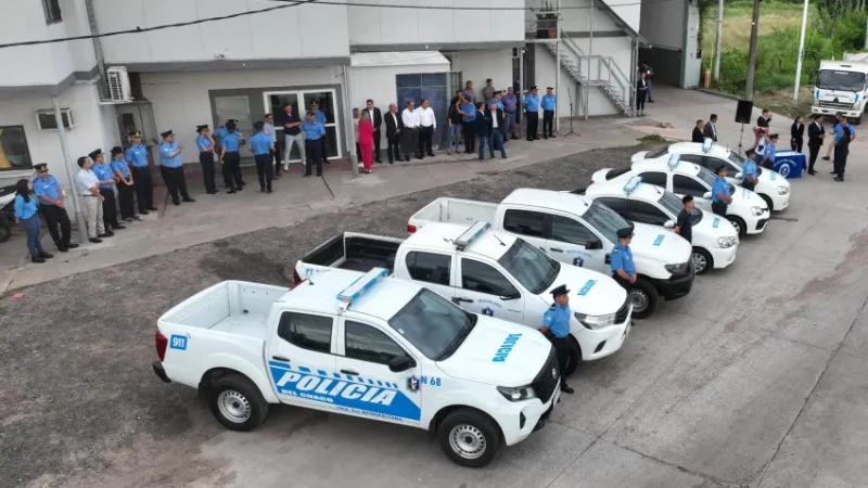 Zdero, entregó moviles policiales, vehiculos que fueron usados por funcionarios de la gestión Capitanich