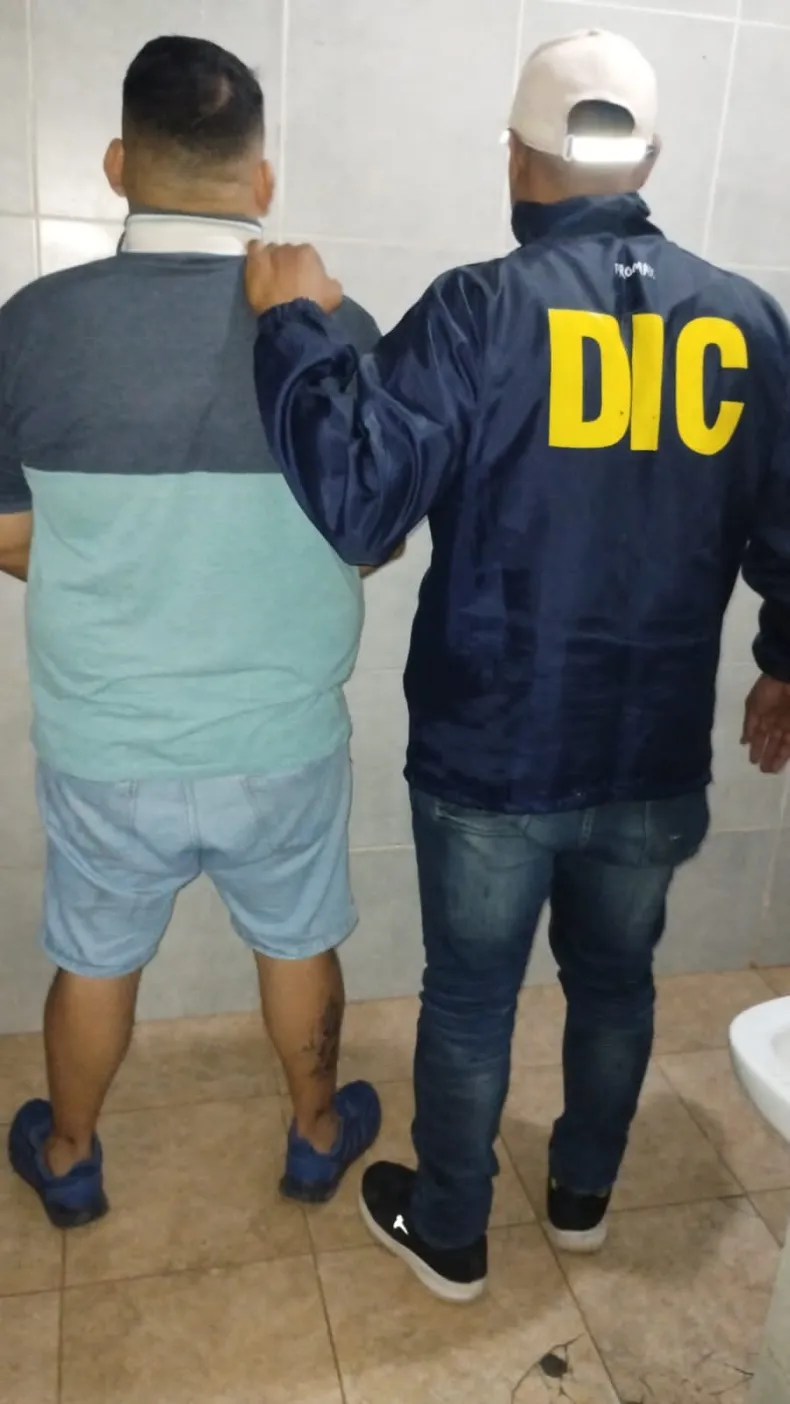 Detienen a «Yegua», un dealer que circulaba con cocaina valuada en un millón de pesos, celulares y medio millón en efectivo