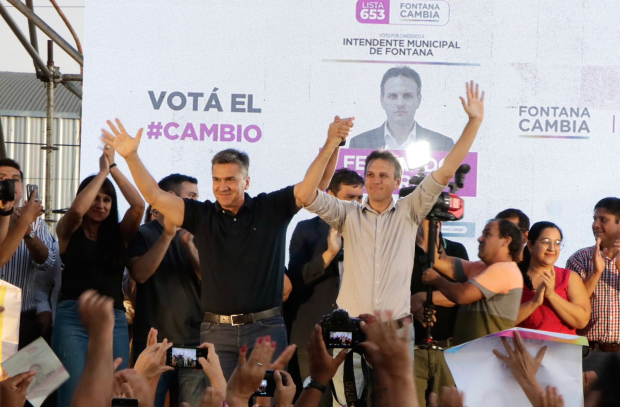 Elecciones en Fontana | Zdero acompañó el cierre de campaña de Fernando Cuadra: «Apóyenlo para que sea el intendente»