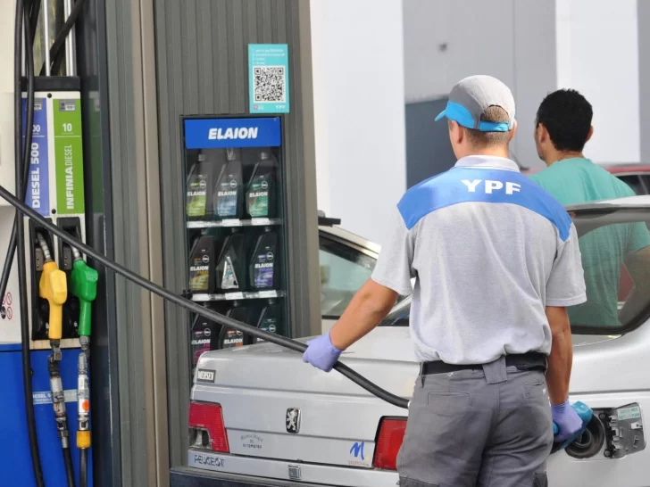 Otro golpe al bolsillo: Las naftas vuelven a aumentar este sábado un 20%