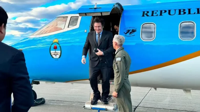 Tras la gira de Milei, la Coalición Cívica presentó un proyecto para prohibir el uso personal de aviones del Estado