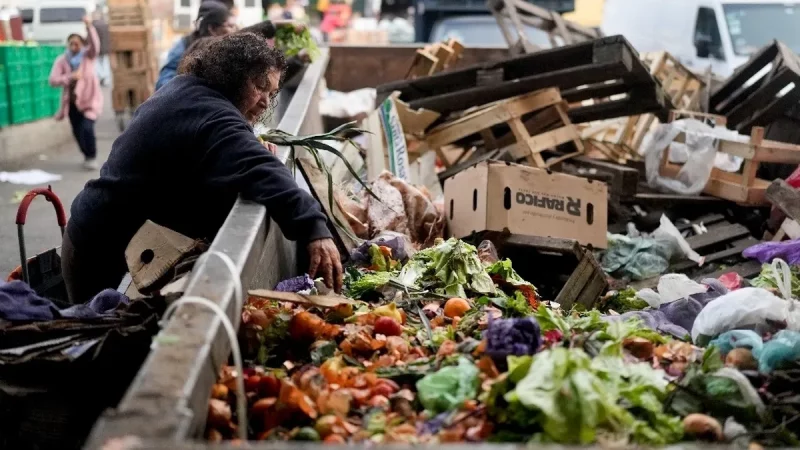 La Argentina pobre: La Iglesia exigió al Gobierno que entregue los alimentos que tiene retenidos en depósitos