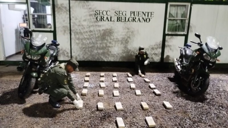 Detienen a mujer en el puente Chaco – Corrientes viajando con dos menores y 27 kgs. de marihuana