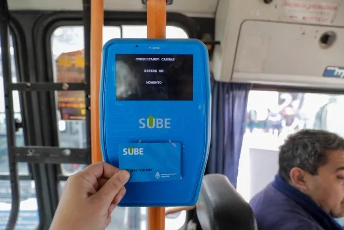 Carga a Bordo: Ya se puede cargar la SUBE, arriba de los colectivos en Resistencia