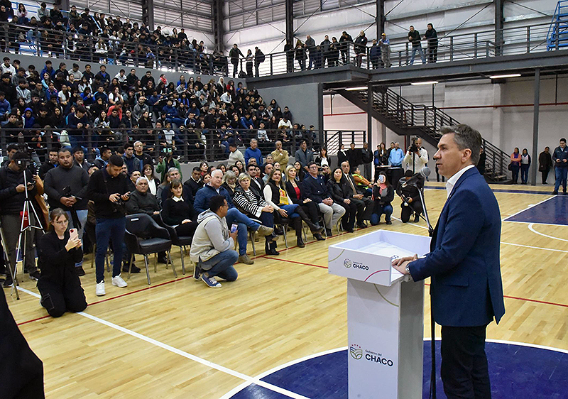 Leandro Zdero inaugura las refacciones en el Centro de Educación Física (CEF) N°1 de Resistencia