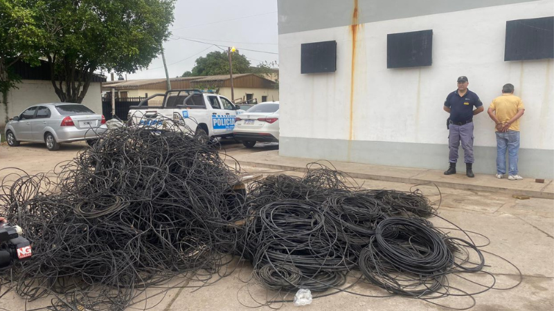 Encuentran un centro de acopio clandestino de cables robados en el oeste de Resistencia