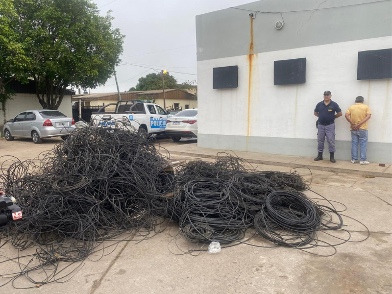 Encuentran un centro de acopio clandestino de cables robados en el oeste de Resistencia