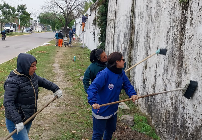 El municipio de Resistencia realizó un importante  operativo de limpieza en el Cementerio local