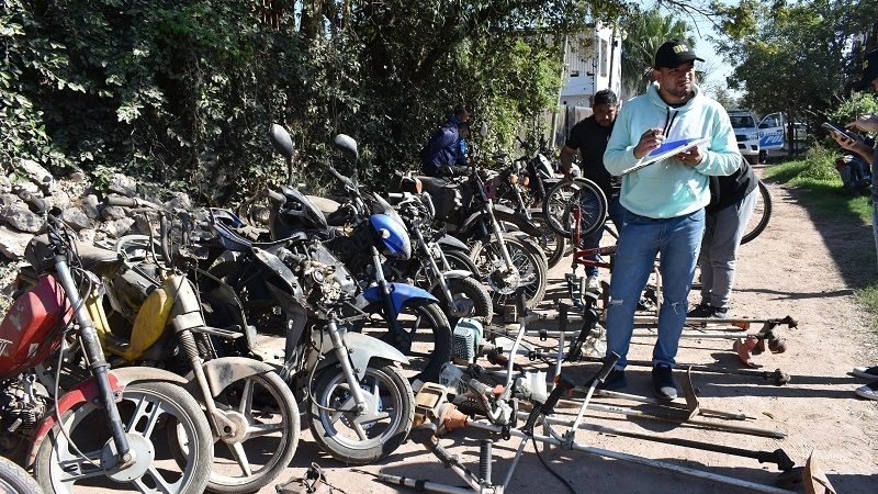 Dan con un desarmadero de motos en Resistencia donde encuentran 24 vehiculos desmantelados