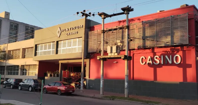 Saenz Peña, sin limites: Armados y encapuchados, se llevaron más de $ 500.000 pesos del Casino del Hotel Gualok