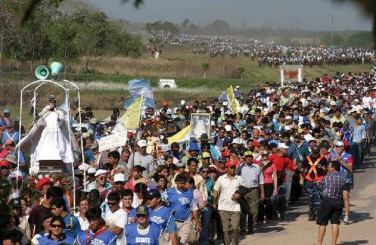 Miles de peregrinos iniciaron su marcha hacia Itatí