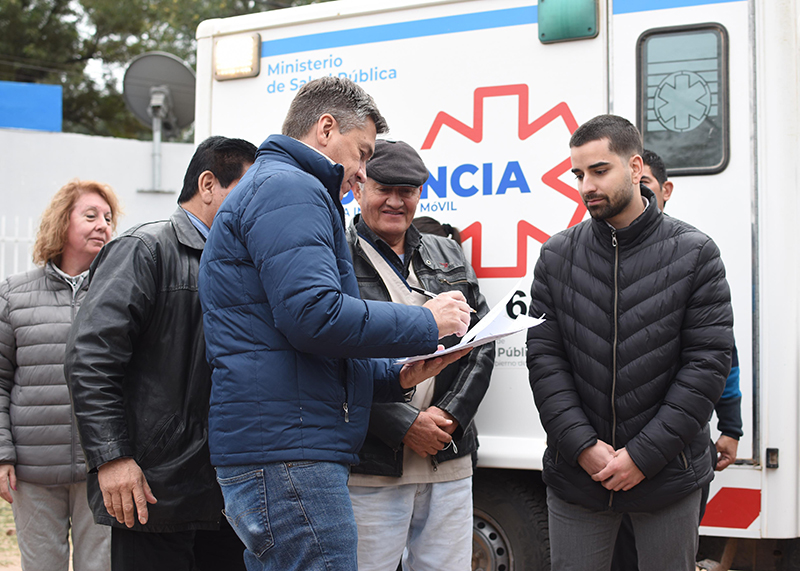 Zdero hizo entrega de equipamientos de radio para las ambulancias de El Sauzalito, El Sauzal, Wichí-El Pintado, Comandancia Frías, Fuerte Esperanza y Misión Nueva Pompeya