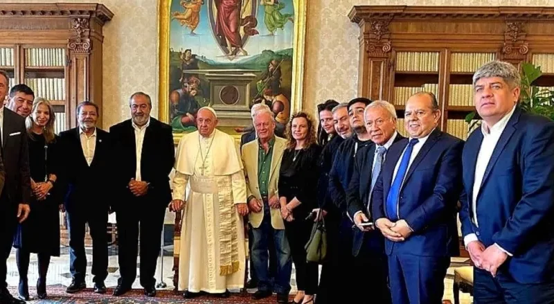 Francisco recibió a la cúpula de la CGT en el Vaticano