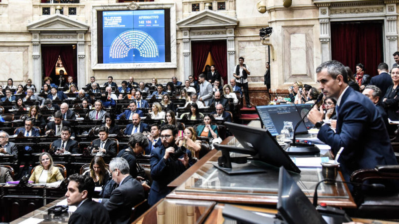 Arrancó la sesión donde se debate el veto de Milei al aumento a los Jubilados con el apoyo de algunos diputados radicales