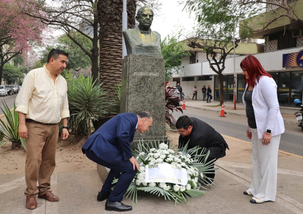 El Municipio de Resistencia rindió homenaje a los maestros, al conmemorarse su día