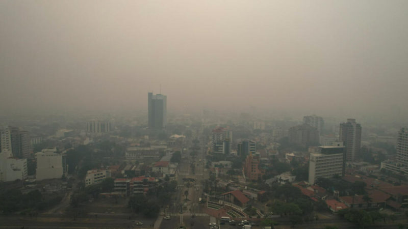 Chaco bajo humo: Alertan por la humareda que llega por incendios en Bolivia