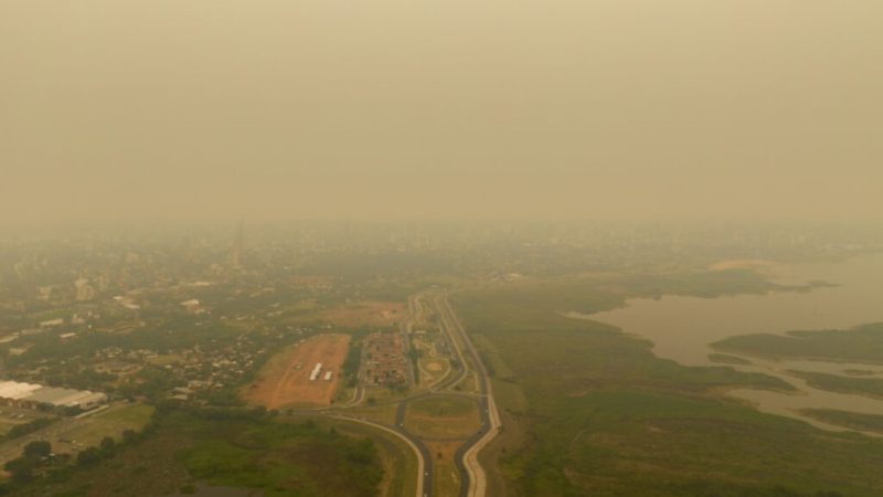 Se espera para esta tarde/noche un frente sur con lluvias que disipe las nubes de humo