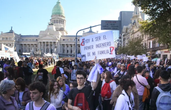 Arranca una semana con la protesta de universidades en el centro del conflicto