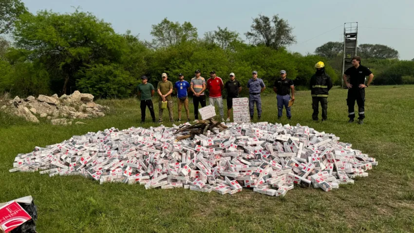 Policia y AFIP queman 3500 cartones de cigarrillos secuestrados en el barrio San Pedro Pescador