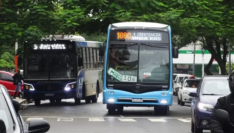 La Justicia ordenó dar marcha atrás con el aumento en el pasaje de colectivos