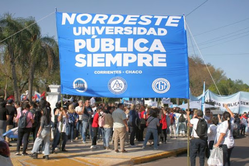 UNNE: La Asamblea de alumnos pide nombrar «personas no gratas» a los diputados que apoyaron el veto de Milei