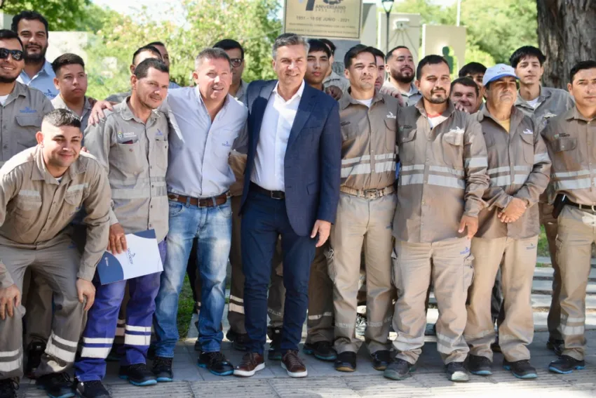 Zdero entregó 11 camionetas a Secheep para mejorar la atención en emergencias energéticas