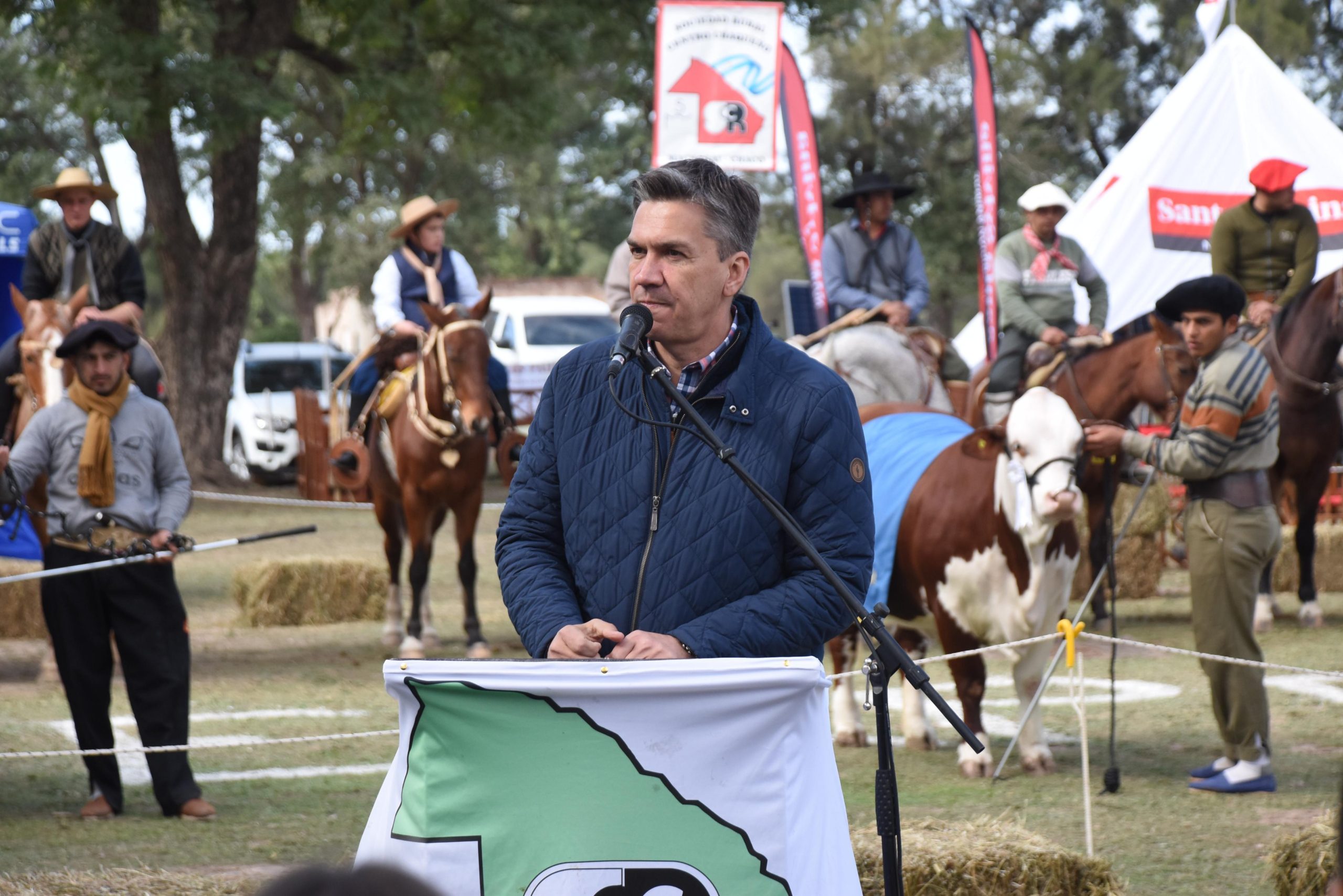 Machagai: El gobernador Zdero anunció más pavimento urbano para la localidad