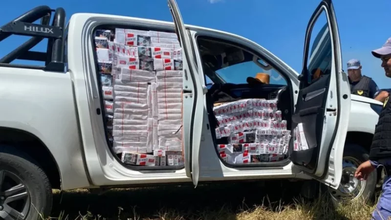 Persecusión que comenzó en La Leonesa y terminó en Formosa a camioneta repleta de cigarrilos de contrabando