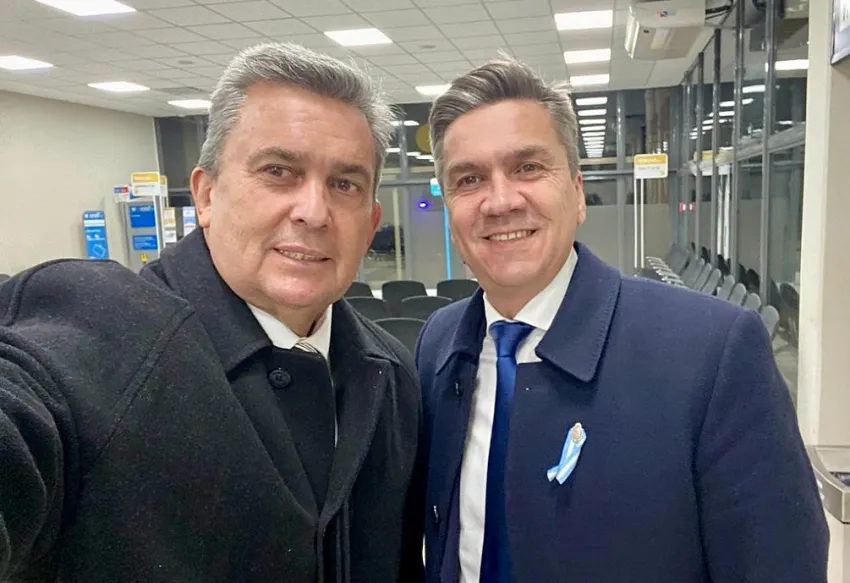 Renunció el ministro de Producción, Víctor Zimmerman y vuelve al Senado