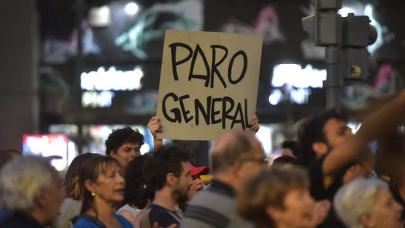 La CGT anunció un paro general de 24 hs. tras la represión del Gobierno a los jubilados