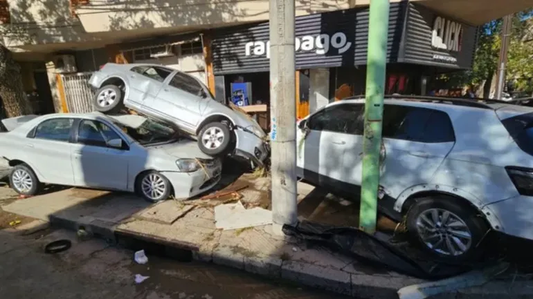 Temporal en Bahía Blanca: 16 muertos, 100 desaparecidos y más de 1.450 evacuados