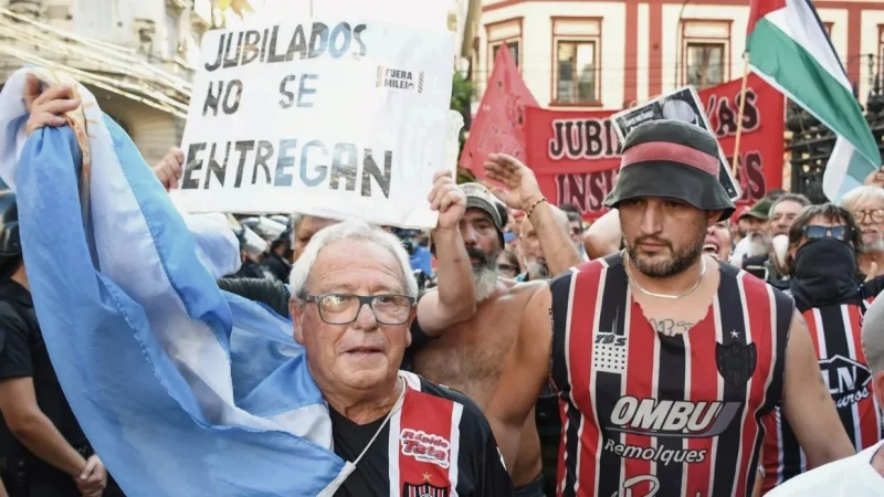 La amenaza de Patricia Bullrich a los hinchas que compañen la marcha de los jubilados este miércoles: «Que no se animen»