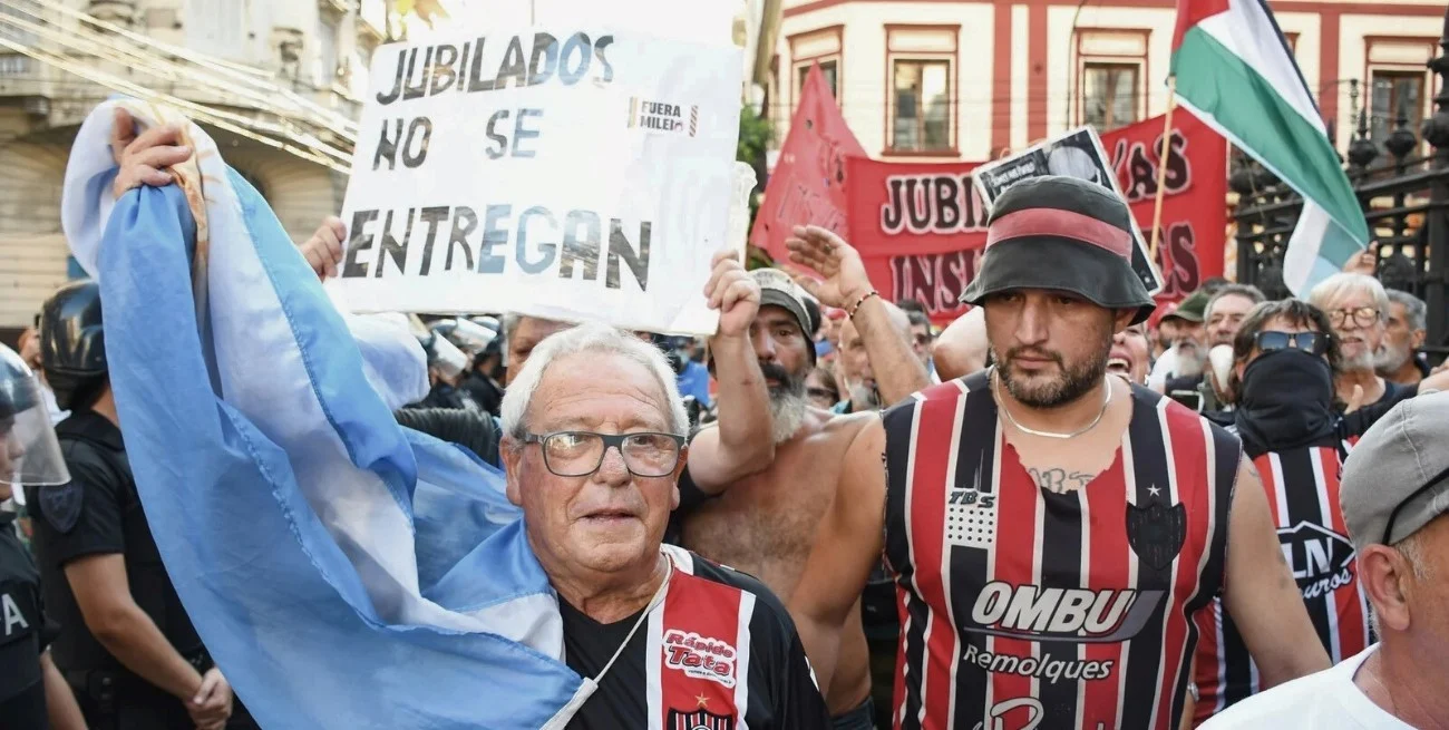 La amenaza de Patricia Bullrich a los hinchas que compañen la marcha de los jubilados este miércoles: «Que no se animen»