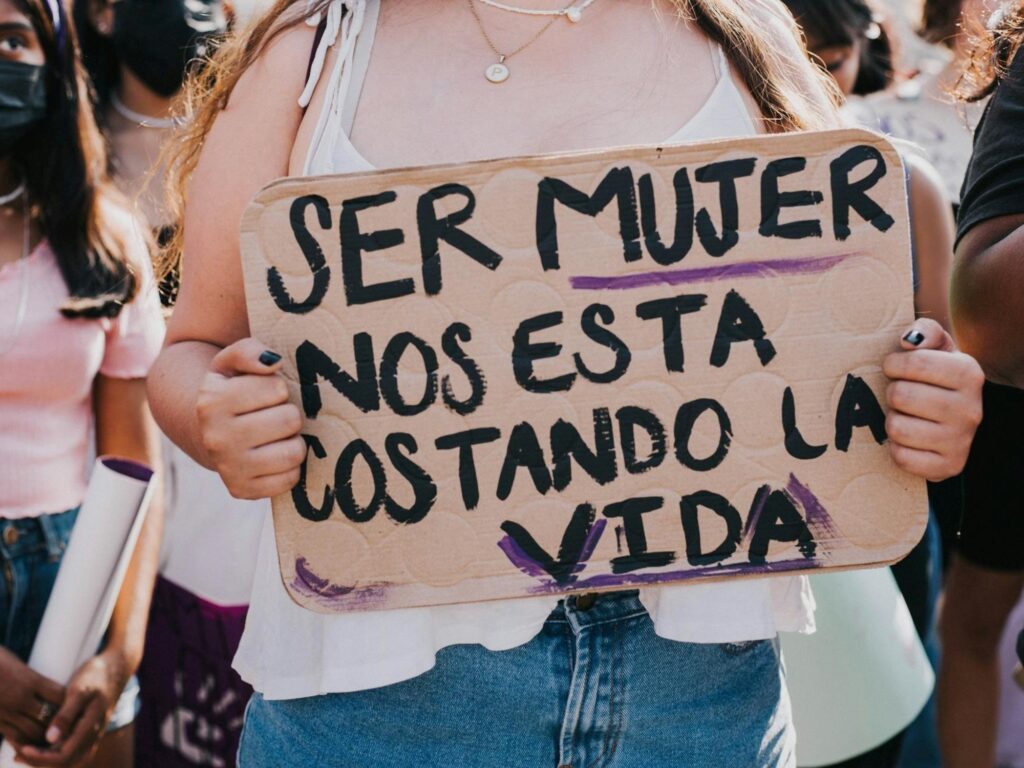 Organizaciones marcharon por las calles de Resistencia, en el Dia Internacional de la Mujer trabajadora en defensa de sus derechos