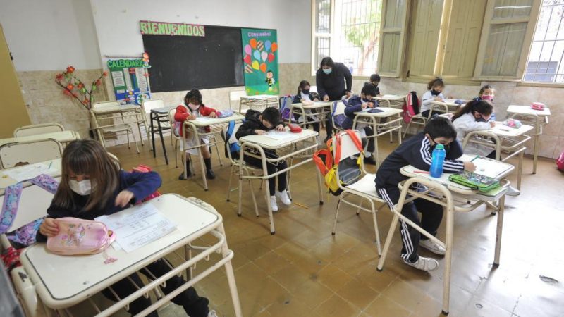 Pico de infecciones respiratorias en el Chaco: Escuelas comienzan a adoptar nuevamente el uso de barbijos