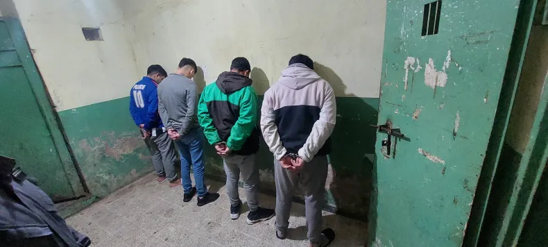Comisarias colapsadas: Comenzó el traslado de presos condenados a las Alcaidas provinciales