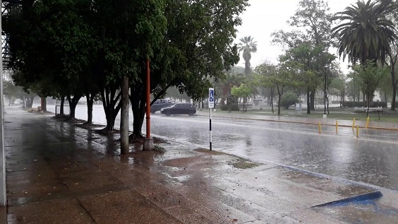 Frio y lluvia: Preveen que las precipitaciones continuaran hasta el jueves