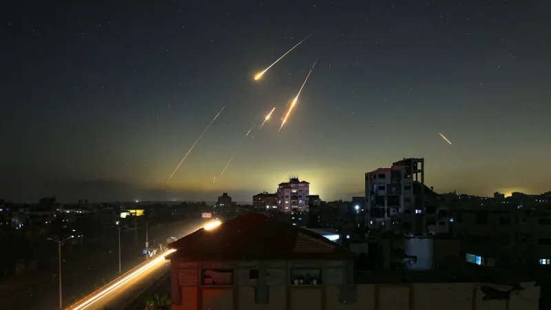 Donald Trump le pidió a Israel que no bombardee a Irán pese a la violación del alto el fuego